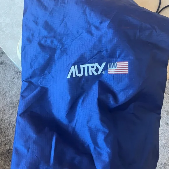 Autry - Picture 6 of 6